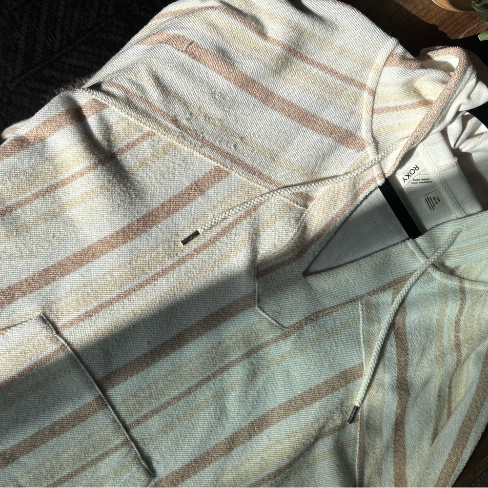 Striped Roxy beach hoodie - Picture 3 of 4